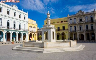 fontana_in_centro_a_plaza_vieja_il_cuore_coloniale_della_capitale_di_cuba-6
