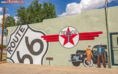 fotografia_di_un_dipinto_sulla_facciata_di_un_edificio_a_tucumcari_new_mexico_stati_uniti