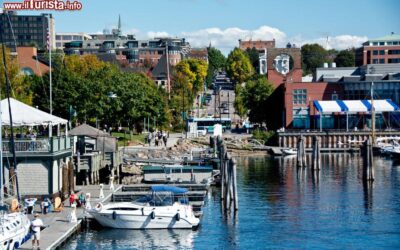 gente_lungo_le_acque_al_burlington_marina_vermont_stati_uniti