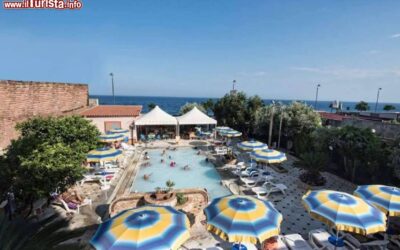 hotel_terme_acqua_grazia_la_piscina_esterna_dell_hotel