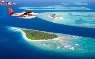 idrovolante_in_volo_sulle_maldive_sopra_ad_alcuni_atolli_minori