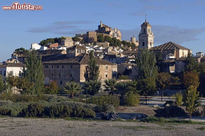 il_borgo_di_caravaca_de_la_cruz_regione_di_murgia_spagna