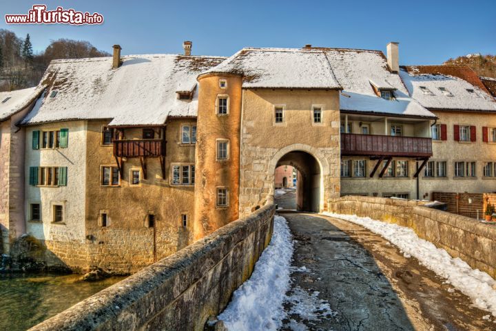 il_borgo_medievale_di_saint_ursanne_in_svizzera-1