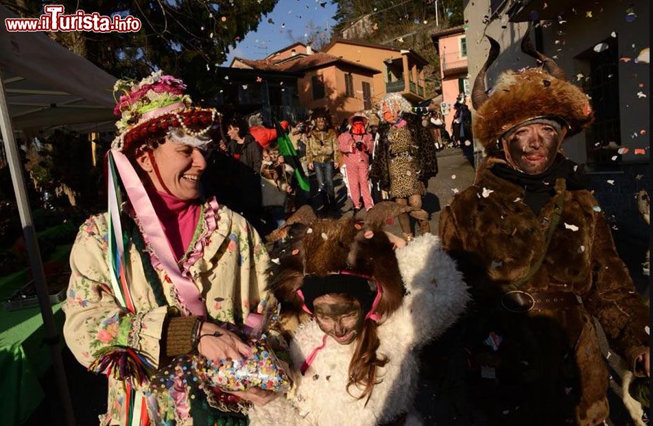 il_carnevale_dei_belli_e_dei_brutti_a_suvero_di_rocchetta_di_vara_liguria