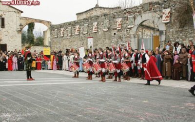 il_carnevale_medievale_di_calenzano_in_toscana