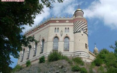 il_castello_di_rocchetta_mattei_a_grizzana_morandi_in_emilia_romagna