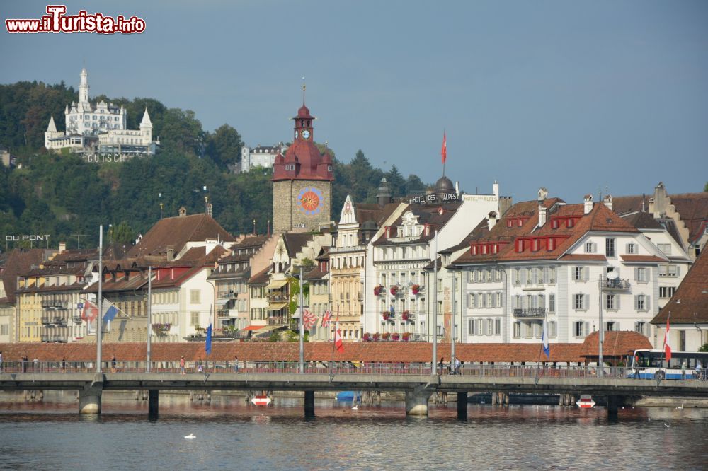 il_centro_di_lucerna_fotografato_dal_lago_svizzera