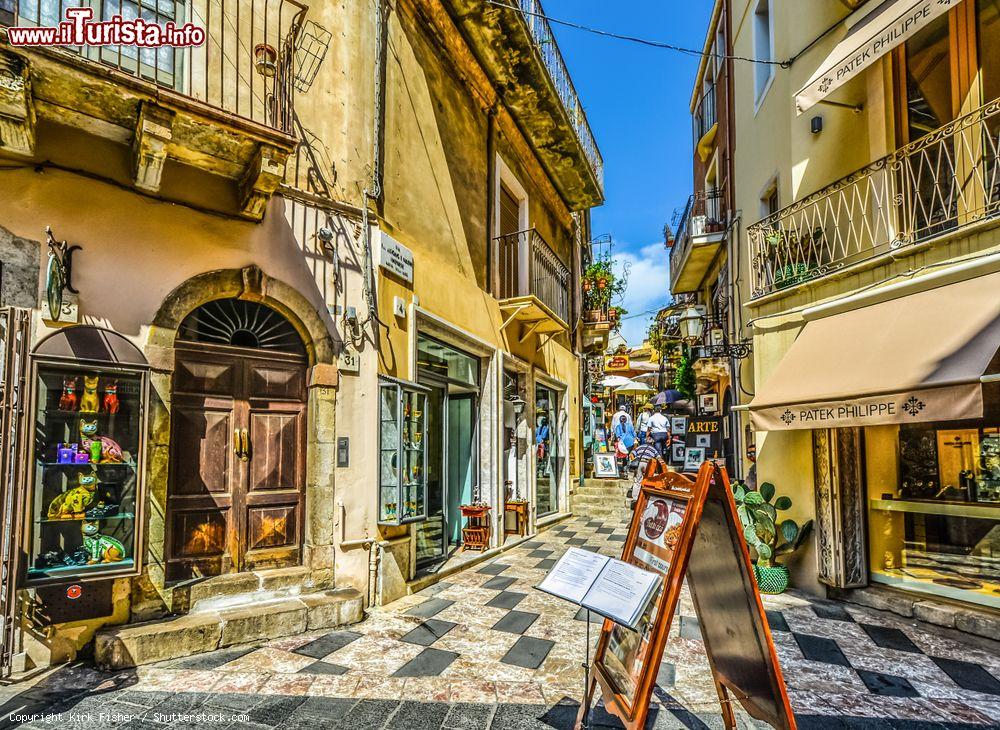 il_cuore_commerciale_di_taormina_corso_umberto_i