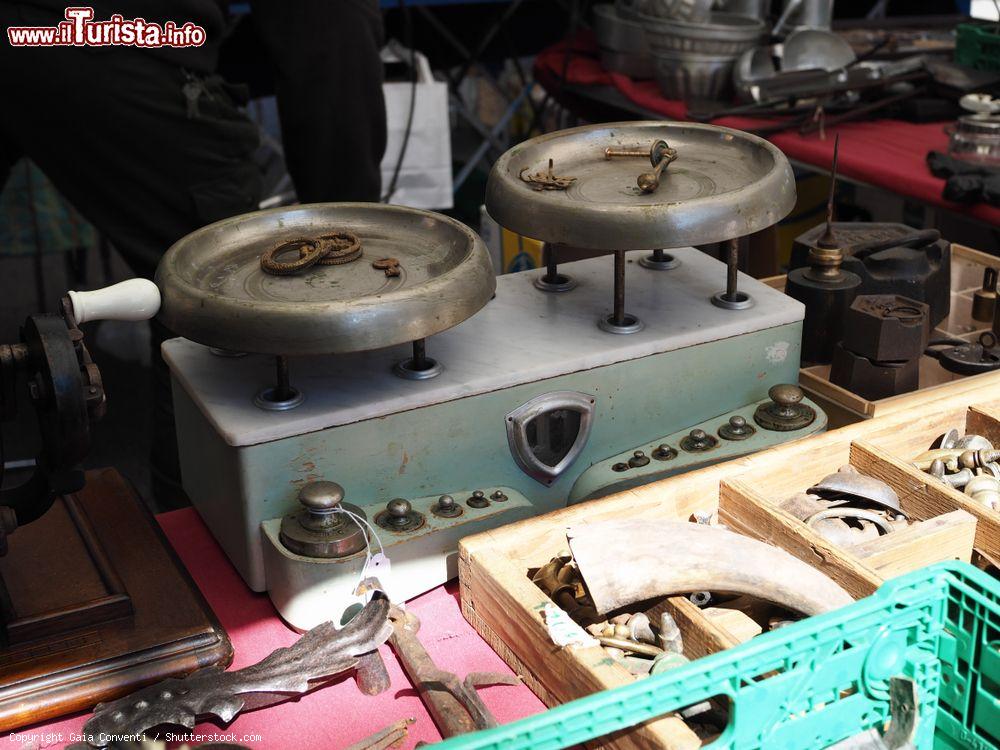 il_merca_d_la_tola_a_chivasso_piemonte_il_mercatino_delle_pulci