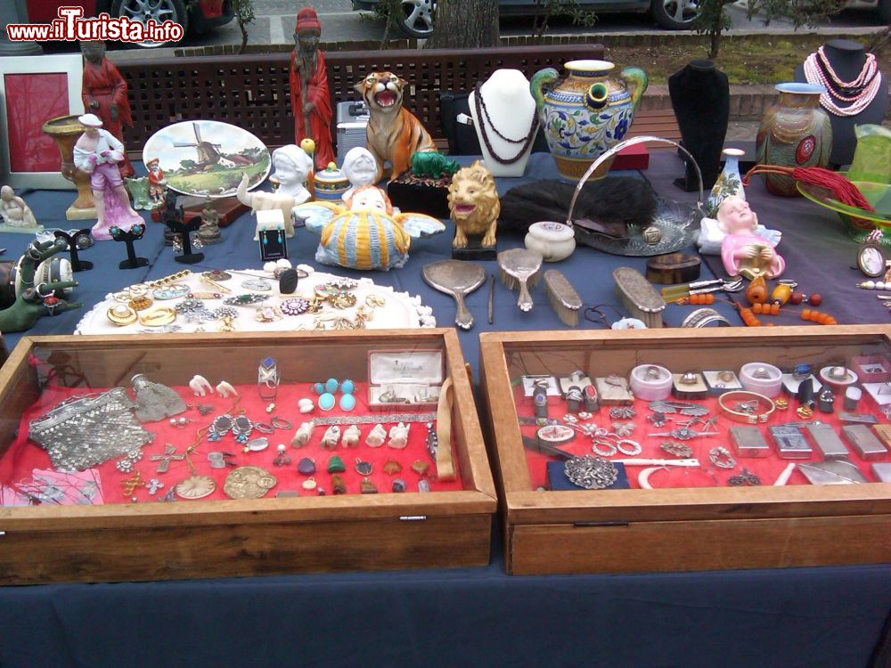il_mercatino_dell_antiquariato_nicese_del_piemonte_nizza_monferrato