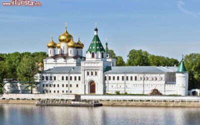 il_monastero_ipatiev_kostroma