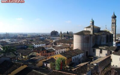 il_panorama_di_carpenedolo_con_in_primo_piano_la_chies_parrocchiale_di_san_giovanni_battista