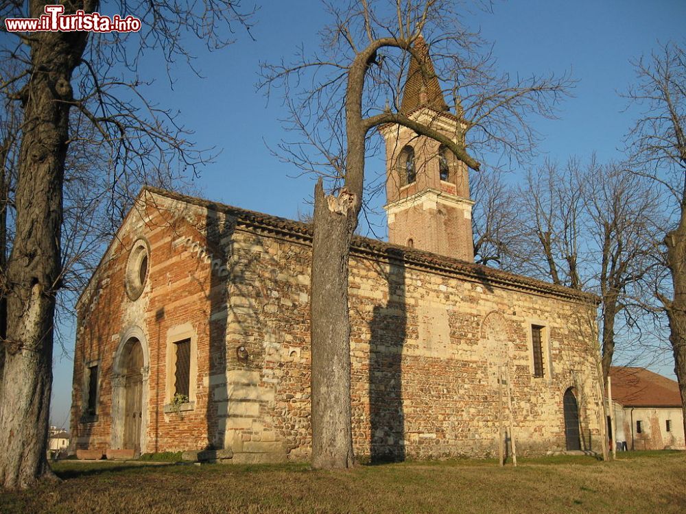 il_santuario_della_bastia_a_isola_della_scala