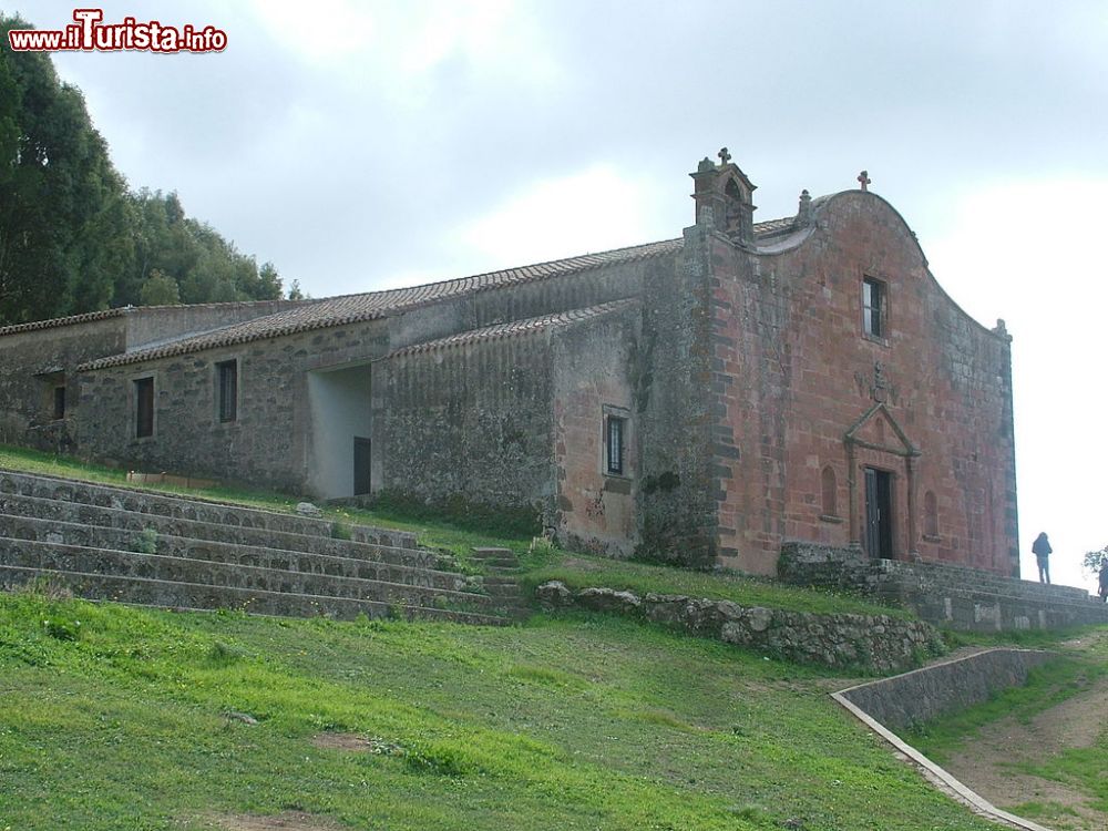 il_santuario_di_san_costantino_a_sedilo_in_sardegna