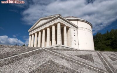 il_tempio_di_canova_a_possagno_dove_e_sepolto_antonio_canova
