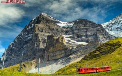 il_trenino_rosso_su_cremagliera_di_jungraujoch_che_scende_da_top_of_europe