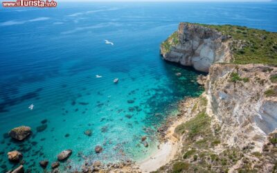 in_volo_sulle_spiagge_piu_belle_di_cagliari_costa_sud_orientale_della_sardegna