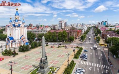 khabarovsk_la_piazza__komsomolskaya_e_il_panorama_del_centro_cittadino_siamo_in_russia
