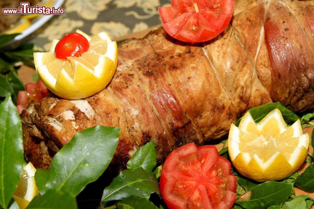 la_fiera_e_la_sagra_della_porchetta_a_sant_antonio_abate_in_campania