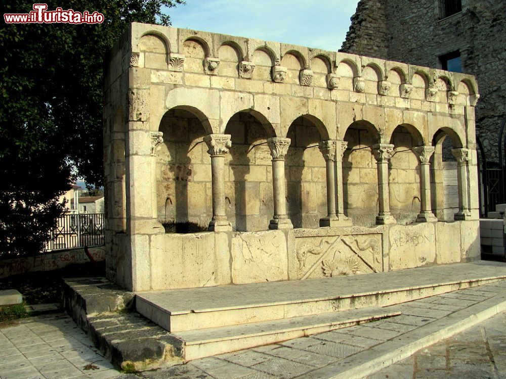 la_fontana_fraterna_di_isernia_uno_dei_simboli_della_citta
