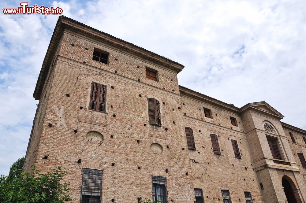 la_fortezza_meli_lupi_a_soragna_in_emilia-romagna