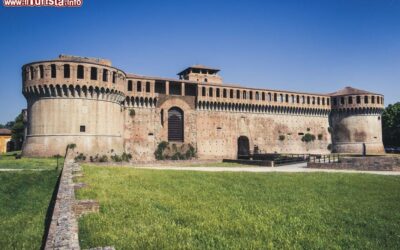 la_grande_rocca_sforzesca_di_imola_una_delle_attrazioni_da_non_perdere_della_citta_della_romagna-1