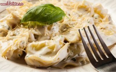 la_sagra_del_tortellino_a_borgo_tossignano_in_emilia-romagna