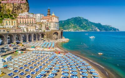 la_spiaggia_di_atrani_sulla_costiera_amalitana_penisola_sorrentina_campania