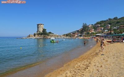 la_torre_medicea_e_la_spiaggia_del_campese_isola_del_giglio