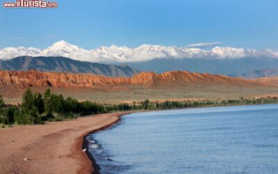 lago_issyk-kul_in_kyrgyzstan-1