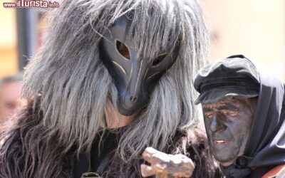 le_maschere_di_sestu_is_mustayonis_e_sorku_foresu_carnevale_sardegna