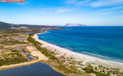 le_spiagge_di_budoni_in_sardegna_sulla_costa_nord-orientale_della_sardegna
