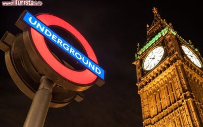 londra_notte_insegna_metropolitana_big_ben