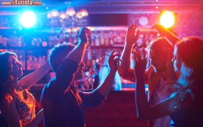 malaga_in_spagna_offre_una_sfrenata_vita_notturna_con_discoteche_e_locali_alla_moda