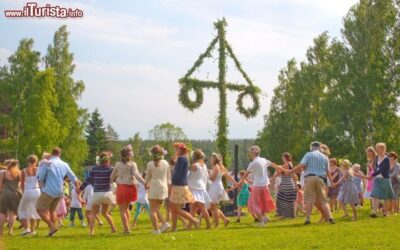 midsommar_festa_del_solstizio_d_estate_in_svezia