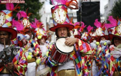 notting_hill_carnival_la_colorata_sfilata_del_carnevale_estivo_di_londra