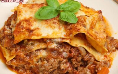 osimo_marche_la_sagra_dei_vincisgrassi_una_specie_di_lasagna_al_forno_locale