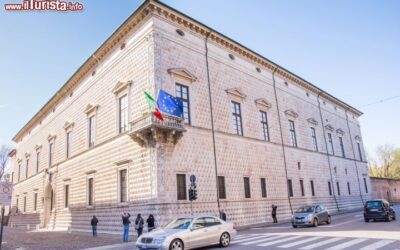 palazzo_dei_diamanti_ospita_la_pinacoteca_nazionale_di_ferrara
