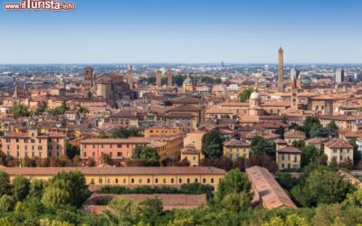 panorama_bologna_e_torri_dai_colli_bolognesi