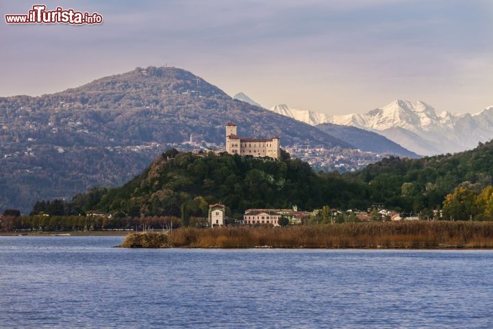 La Rocca Borromeo di Angera e il Museo della Bambola e del Giocattolo