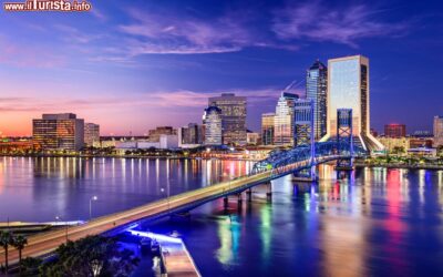 panorama_serale_dei_grattacieli_di_jaksonville_in_florida