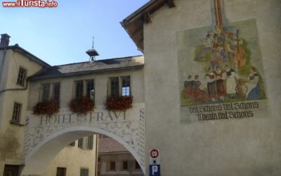 particolare_dello_storico_hotel_fravi_di_andeer_in_svizzera_canton_dei_grigioni