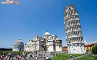 piazza_dei_miracoli_a_pisa