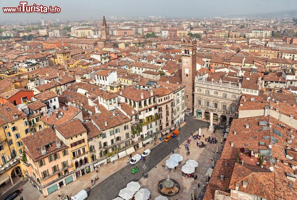 Piazza delle Erbe, la piazza più antica di Verona
