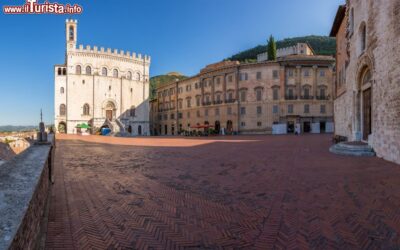piazza_grande_a_gubbio