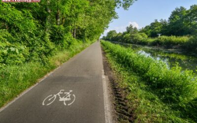 pista_ciclabile_in_lombardia_lungo_i_navigli_che_conducono_a_milano