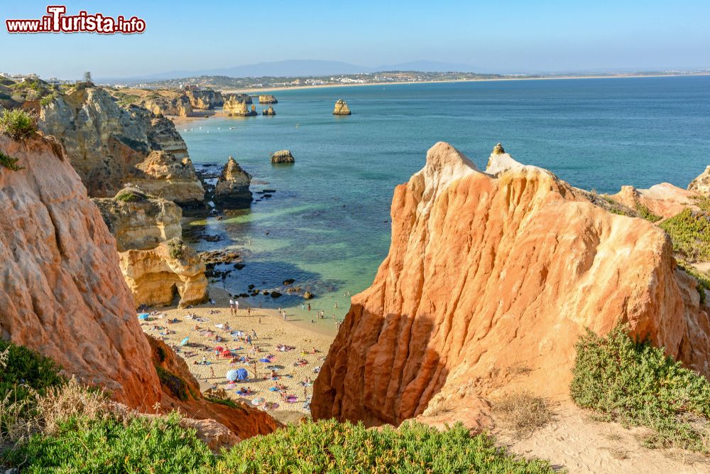 praia_do_camilo_vicino_a_ponta_da_piedade_a_lagos_in_algarve_portogallo