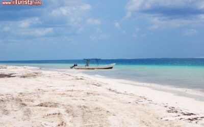 puerto_morelos_messico_una_spiaggia_di_sabbia_bianca_della_riviera_maya-1