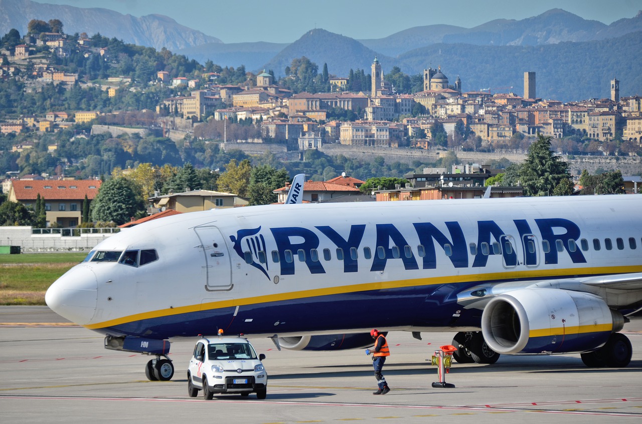 ryanair-4688654_1280