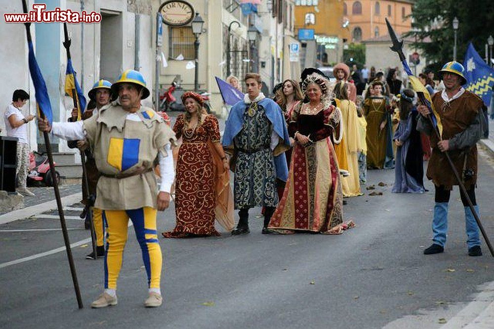 sacrofano_roma_la_sfilata_del_palio_della_stella